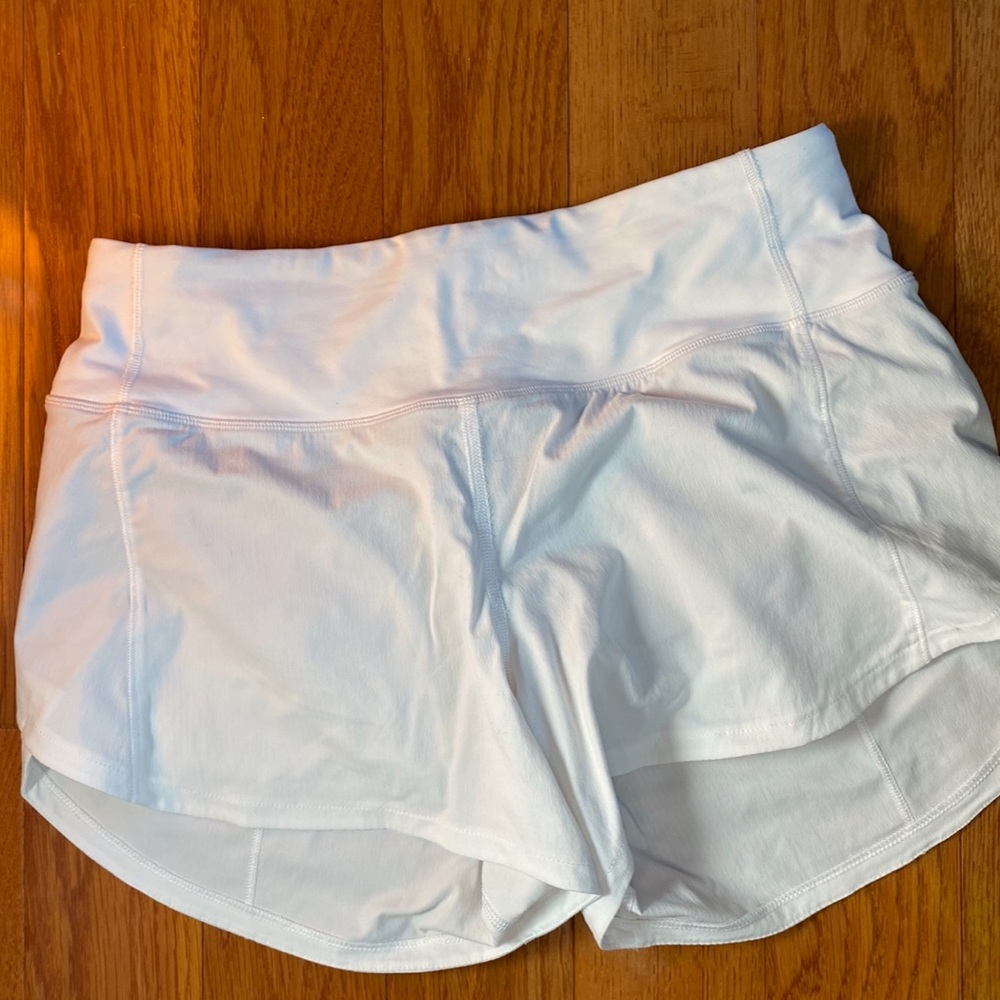 Lululemon speed up size 4 white 4 inch shorts